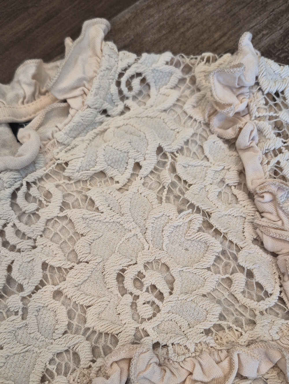TOPSHOP 3/4 Sleeve Transparent Cream Colored Lace Top, XXS - Picture 10 of 14